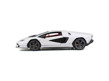 BBurago Lamborghini Countach LPI 800-4, White, 1:24 Scale
